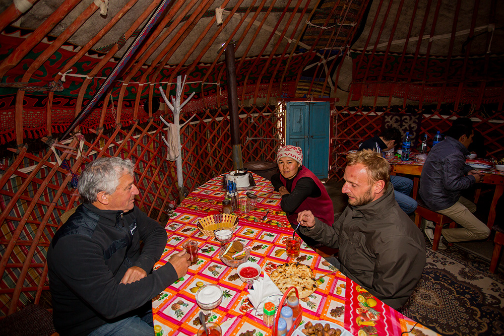 Campement de yourtes entre Naryn et la frontière chinoise