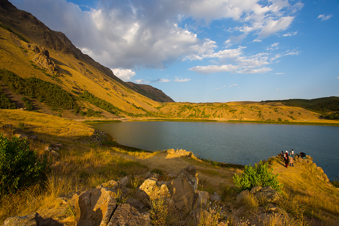 Le lac en haut du volcan Nemrut Gölü
